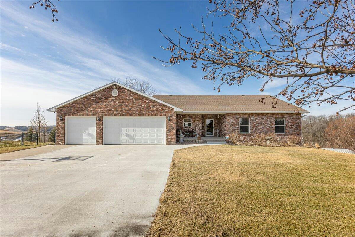 28706 COLDWATER AVE, HONEY CREEK, IA 51542, photo 1 of 65