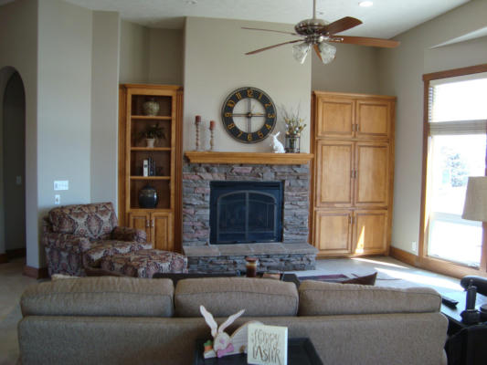 59 PELICAN DR, COUNCIL BLUFFS, IA 51501, photo 3 of 78