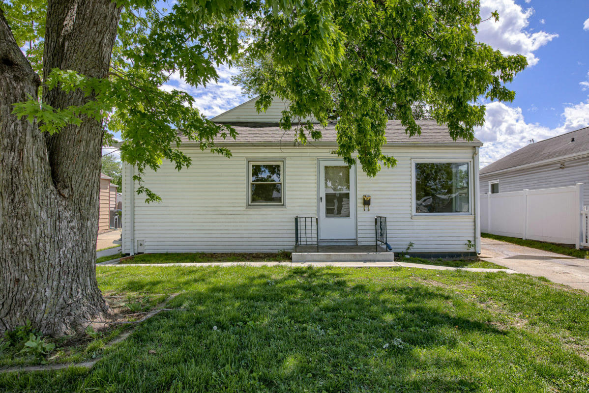 3023 6TH AVE, COUNCIL BLUFFS, IA 51501, photo 1 of 25