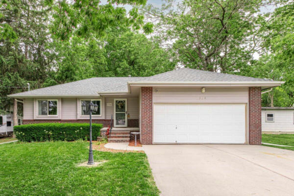 324 FLEMING AVE, COUNCIL BLUFFS, IA 51503 - Image 1
